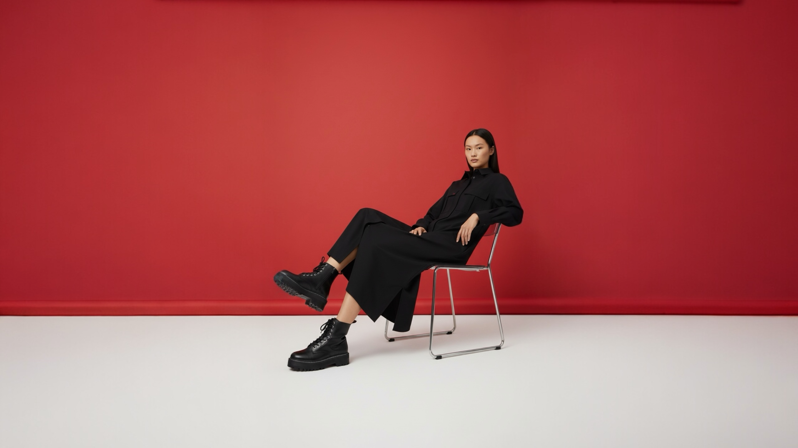 THE WOMEN’S CAPSULE WARDROBE: 10 PIECES THAT DO EVERYTHING