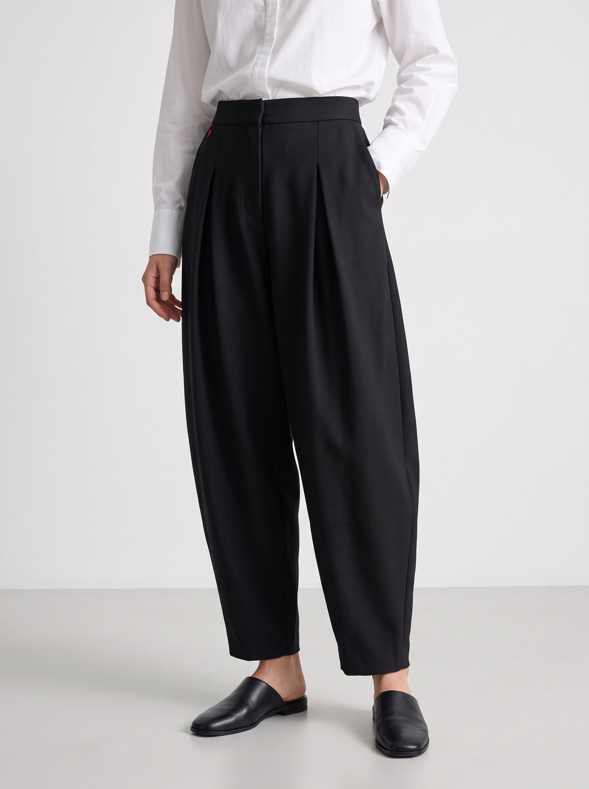 BARREL TROUSER