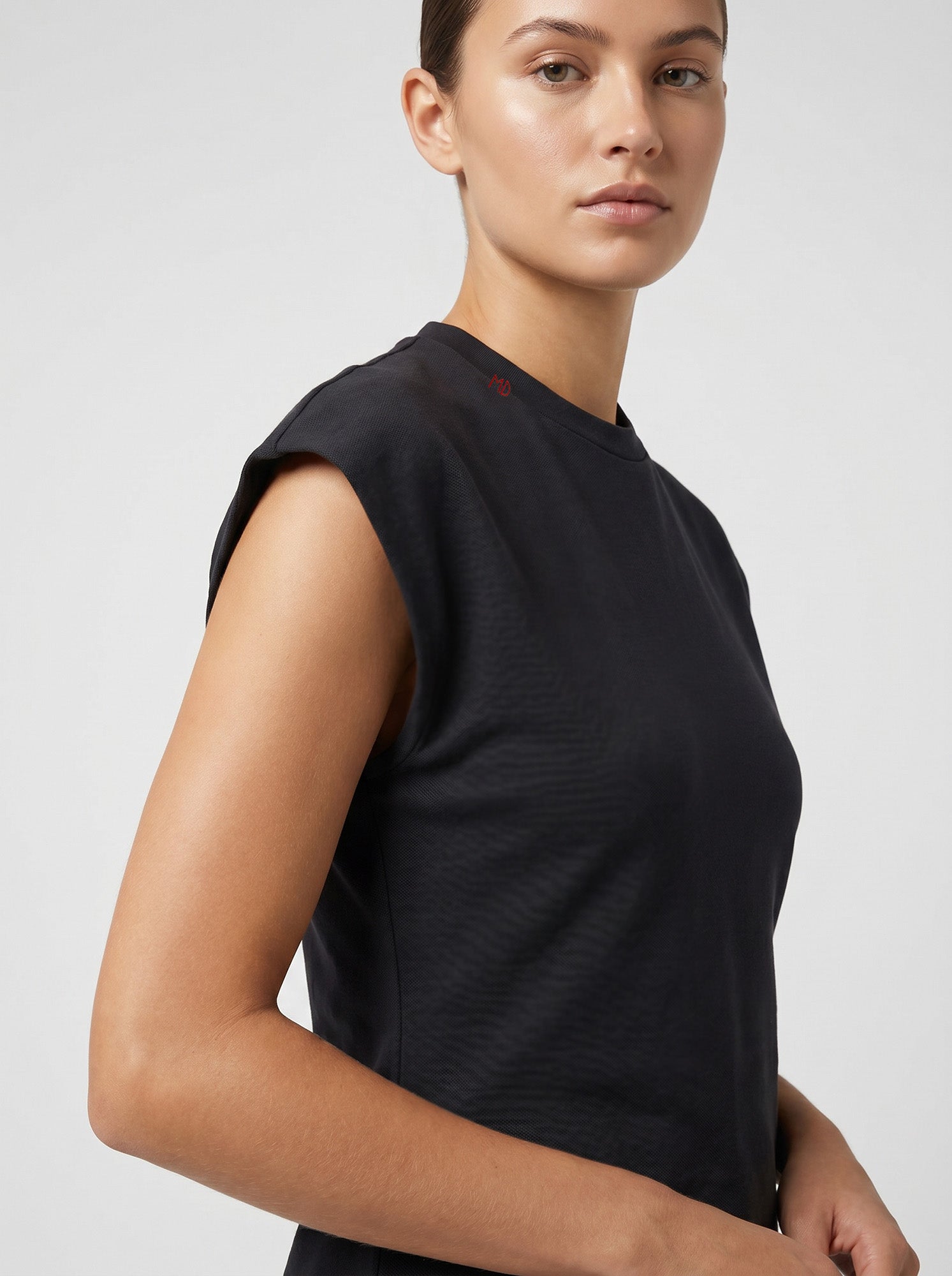 SLEEVELESS JERSEY