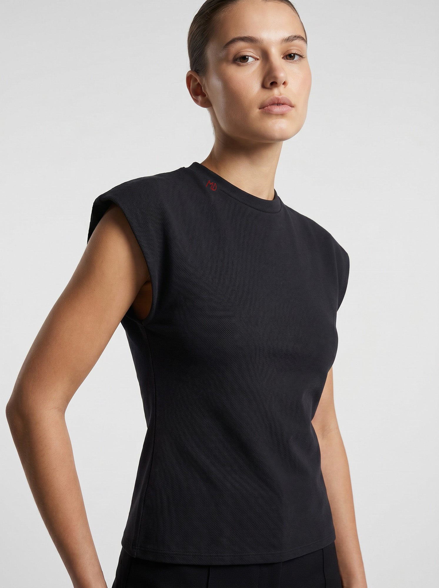 SLEEVELESS JERSEY