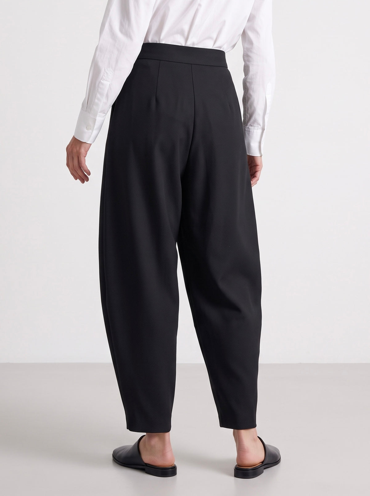 BARREL TROUSER